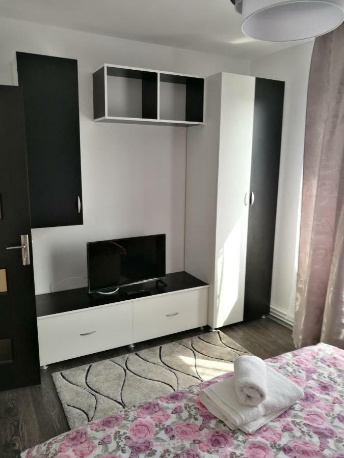 White Black Rooms Hunedoara Zewnętrze zdjęcie