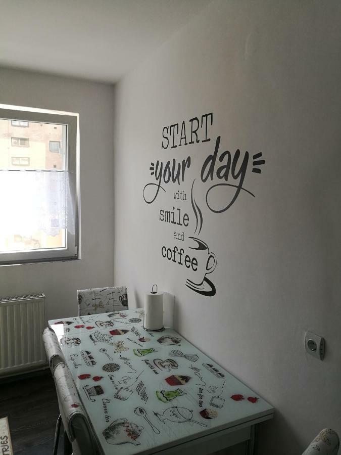 White Black Rooms Hunedoara Zewnętrze zdjęcie
