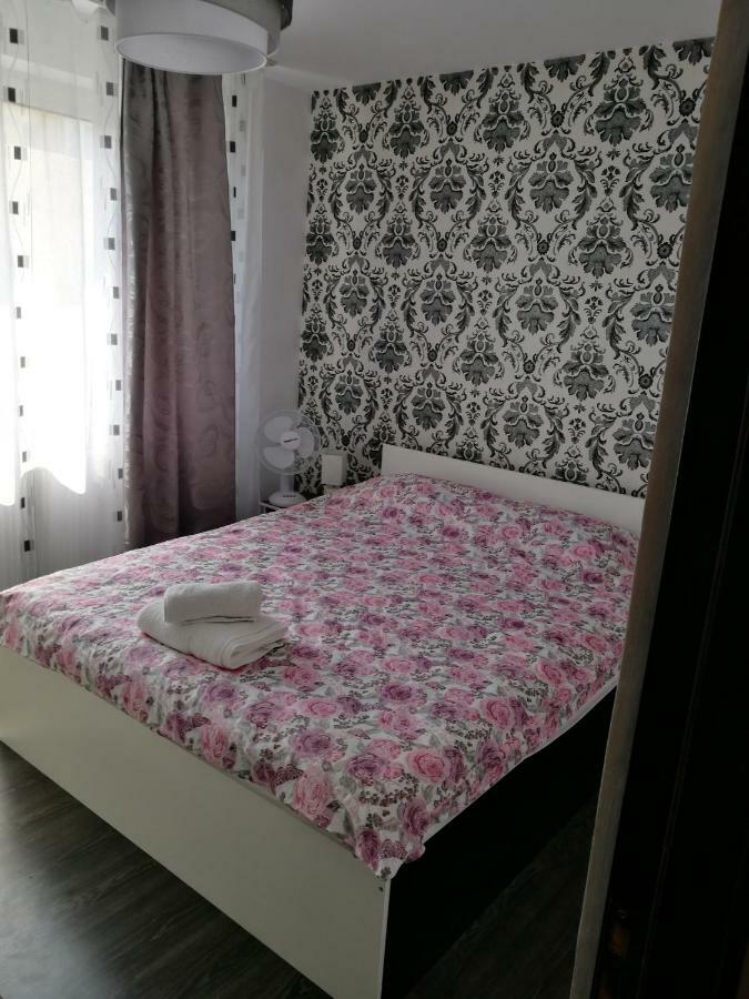 White Black Rooms Hunedoara Zewnętrze zdjęcie