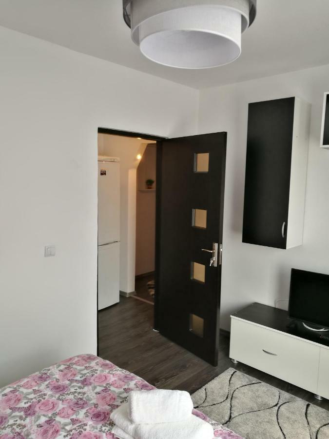 White Black Rooms Hunedoara Zewnętrze zdjęcie